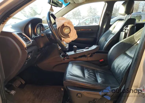 2013 Jeep Grand Cherokee Laredo z USA, uszkodzony, nr VIN 1C4RJFAT4DC571415